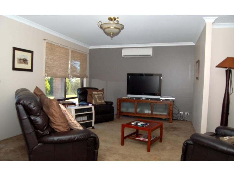 307 CHITTERING Road, Bullsbrook WA 6084