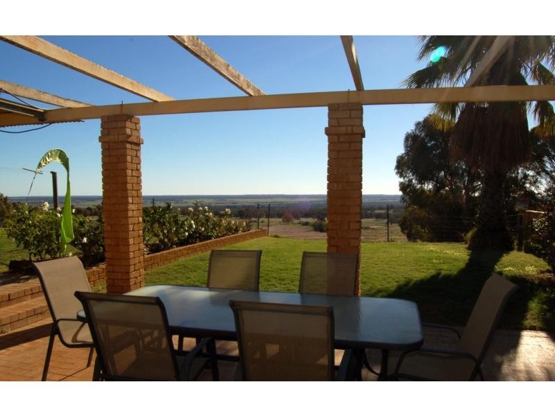 307 CHITTERING Road, Bullsbrook WA 6084