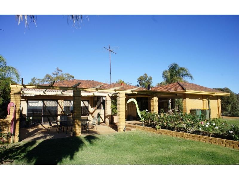 307 CHITTERING Road, Bullsbrook WA 6084