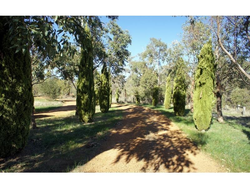 307 CHITTERING Road, Bullsbrook WA 6084