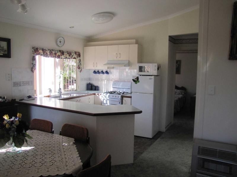 11 National Park Road, Swan View WA 6056