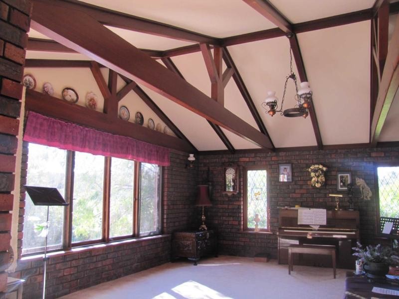 11 National Park Road, Swan View WA 6056