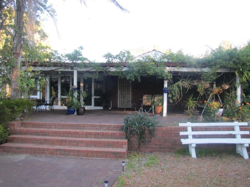 11 National Park Road, Swan View WA 6056