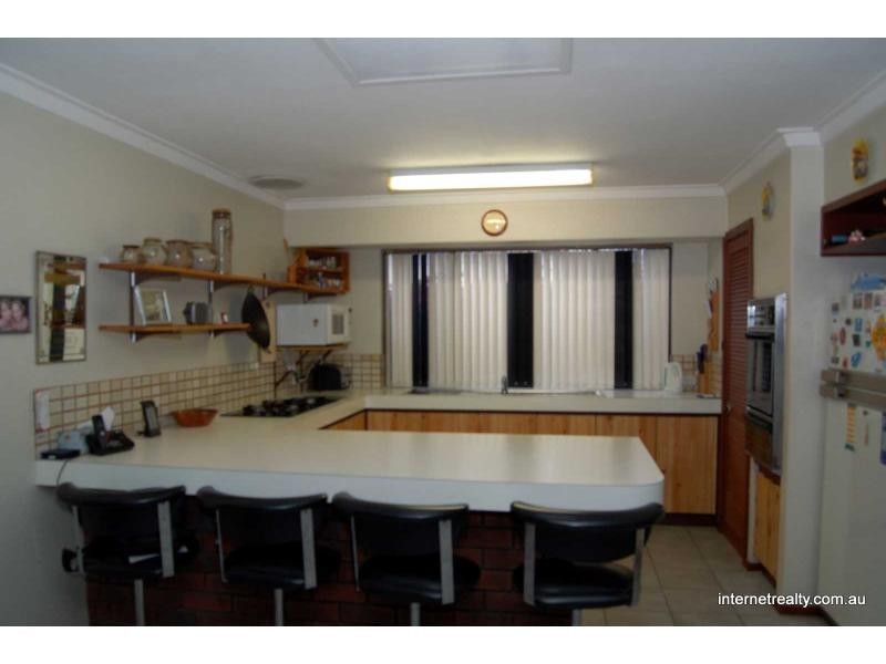 8 Dumont Court, Kingsley WA 6026