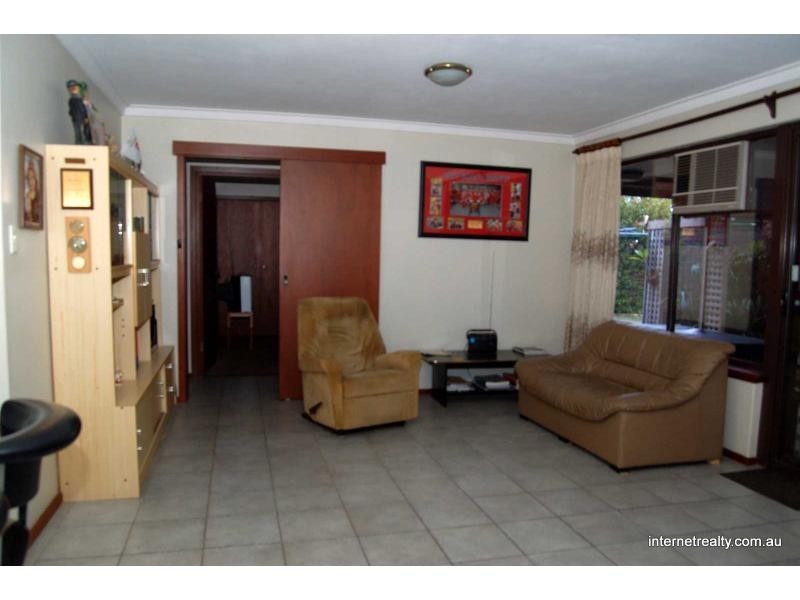 8 Dumont Court, Kingsley WA 6026