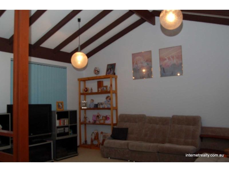 8 Dumont Court, Kingsley WA 6026