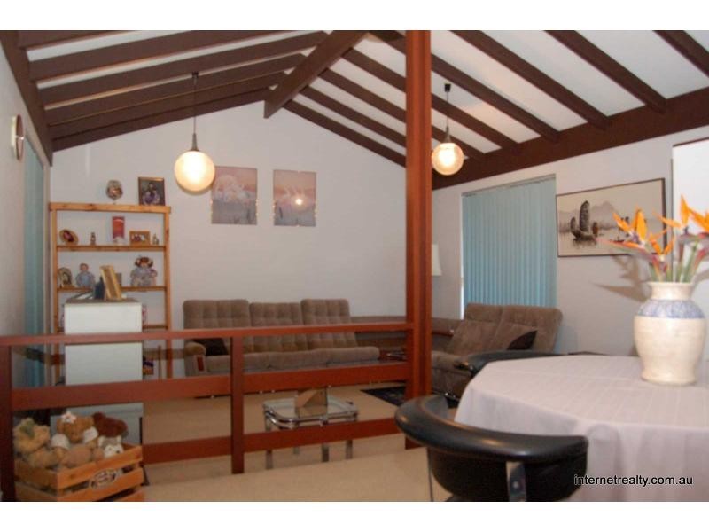 8 Dumont Court, Kingsley WA 6026