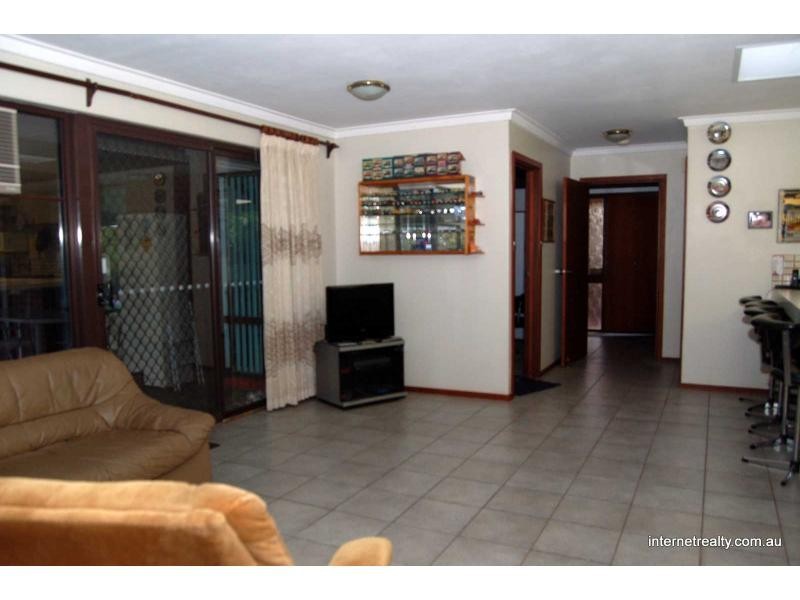 8 Dumont Court, Kingsley WA 6026