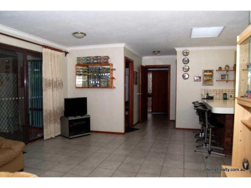 8 Dumont Court, Kingsley WA 6026