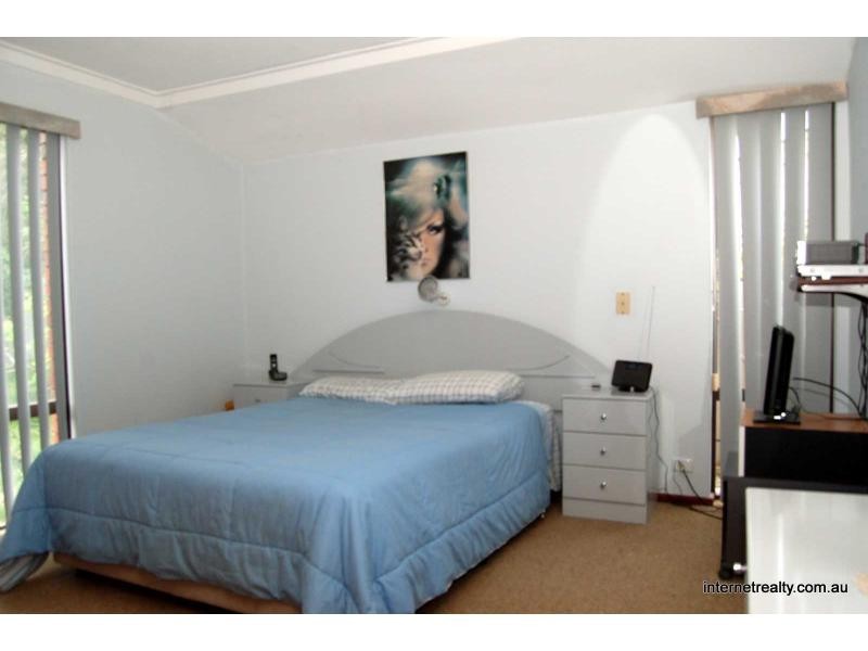 8 Dumont Court, Kingsley WA 6026