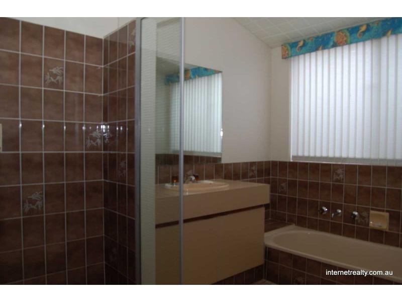 8 Dumont Court, Kingsley WA 6026