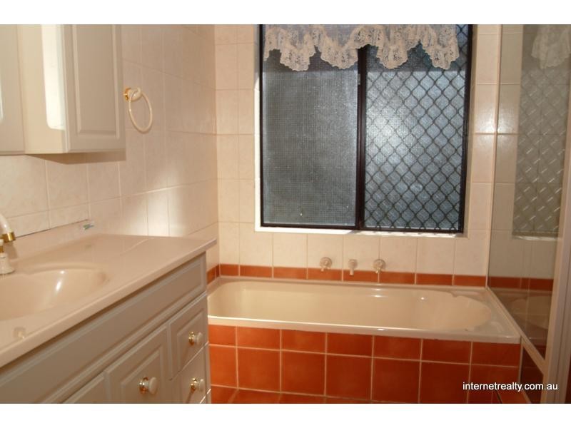 35 Calbourne Way, Kingsley WA 6026