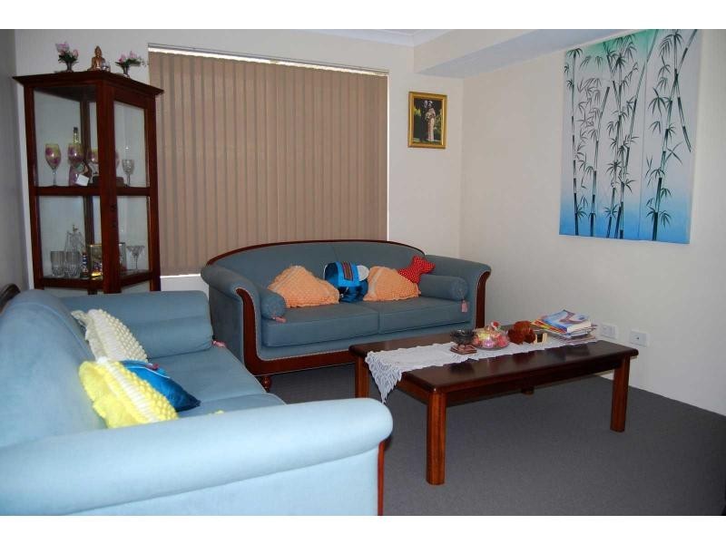 40 Lenihan Corner, Wattle Grove WA 6107