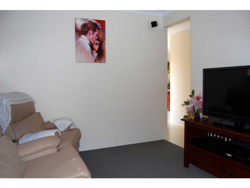 40 Lenihan Corner, Wattle Grove WA 6107