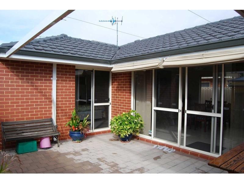 40 Lenihan Corner, Wattle Grove WA 6107