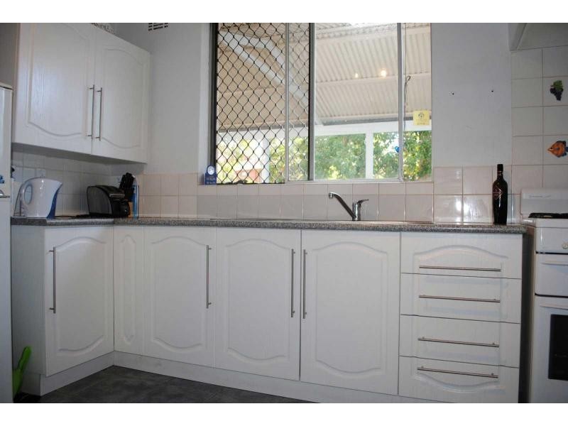 18E Wardlow Way, Balga WA 6061