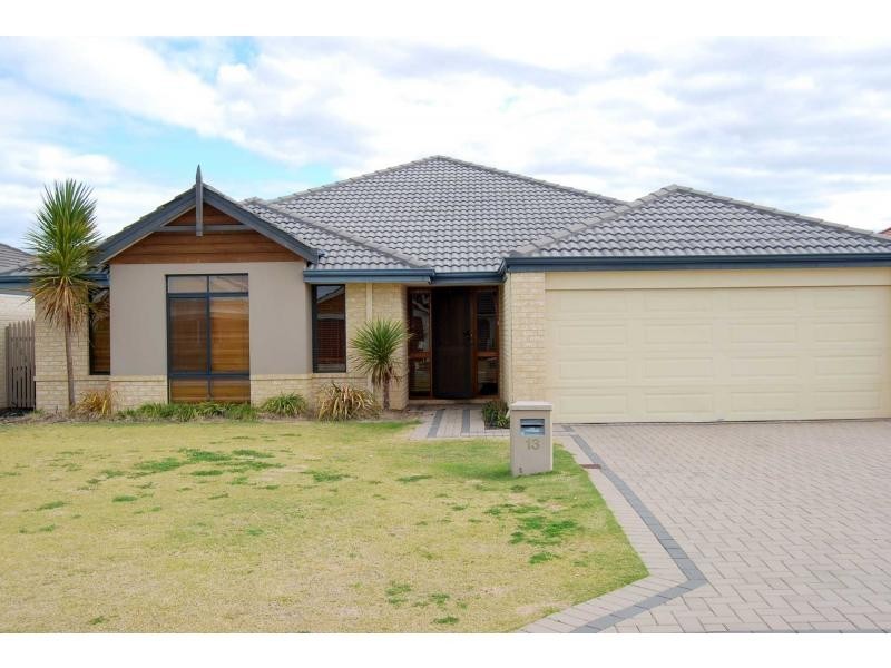 13 Kinglake Way, Aubin Grove WA 6164