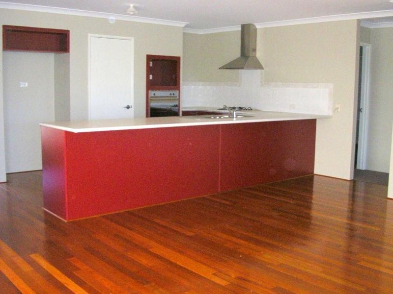 13 Kinglake Way, Aubin Grove WA 6164