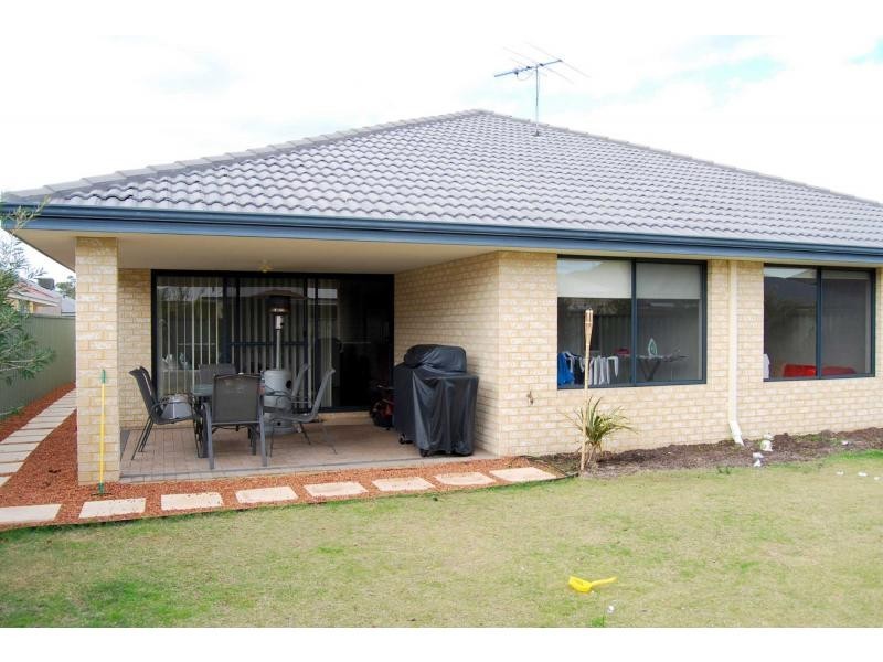 13 Kinglake Way, Aubin Grove WA 6164