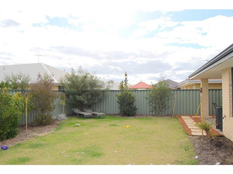 13 Kinglake Way, Aubin Grove WA 6164
