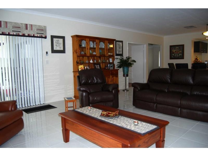 4 MacDougal Way, Harrisdale WA 6112