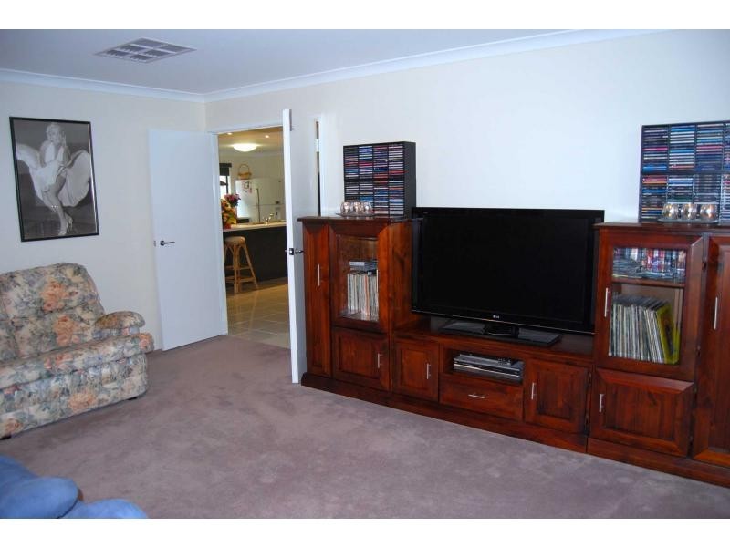 4 MacDougal Way, Harrisdale WA 6112