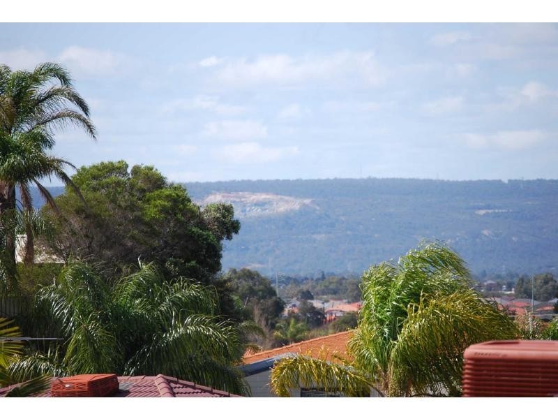 4 Ridgehaven Court, Canning Vale WA 6155