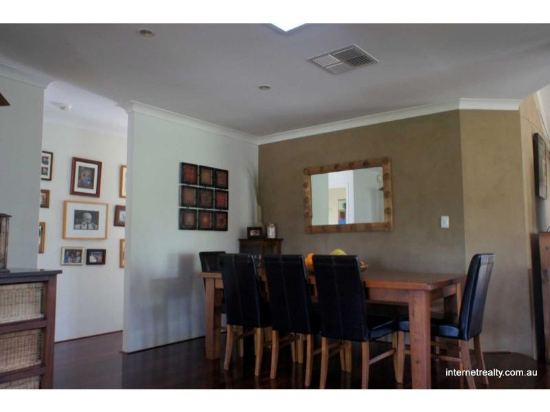 32 Peregrine Drive, Kingsley WA 6026