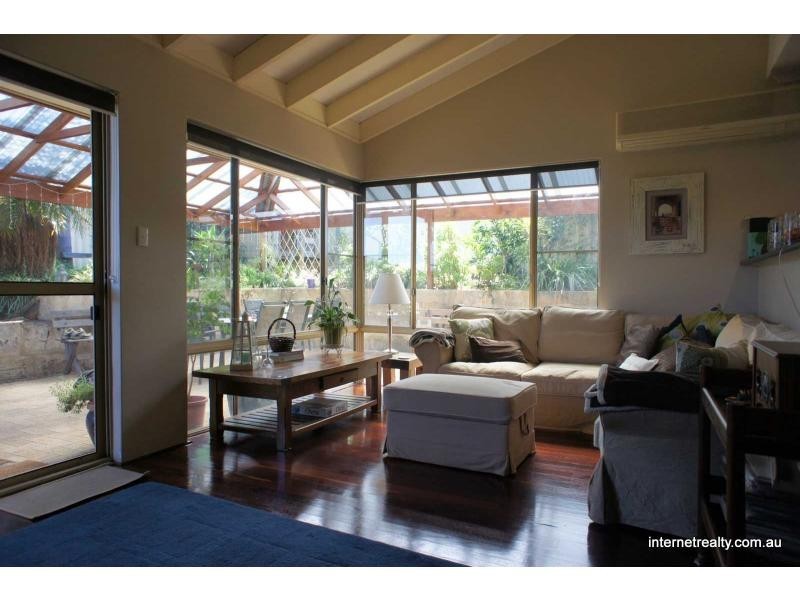 32 Peregrine Drive, Kingsley WA 6026