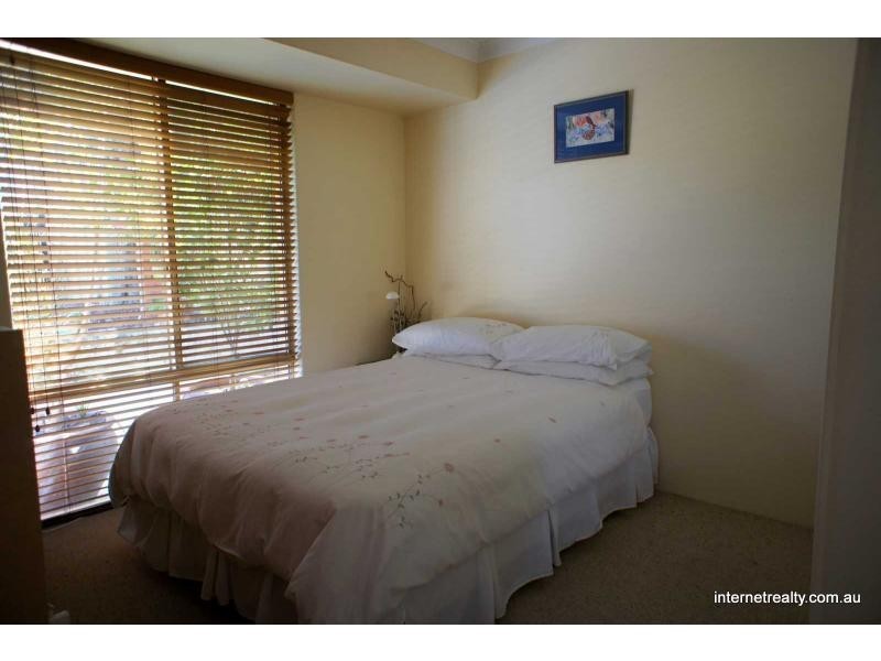 32 Peregrine Drive, Kingsley WA 6026