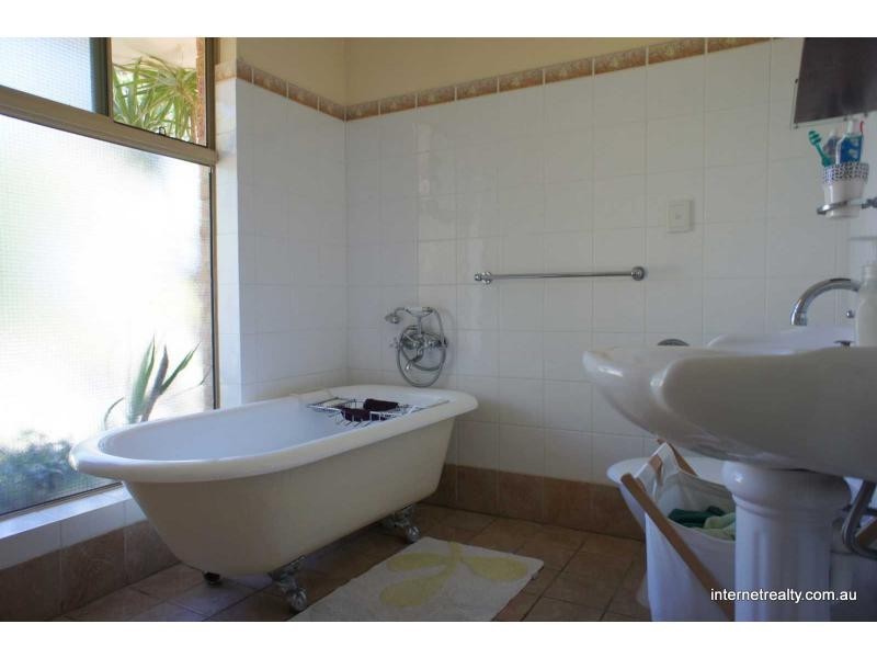 32 Peregrine Drive, Kingsley WA 6026