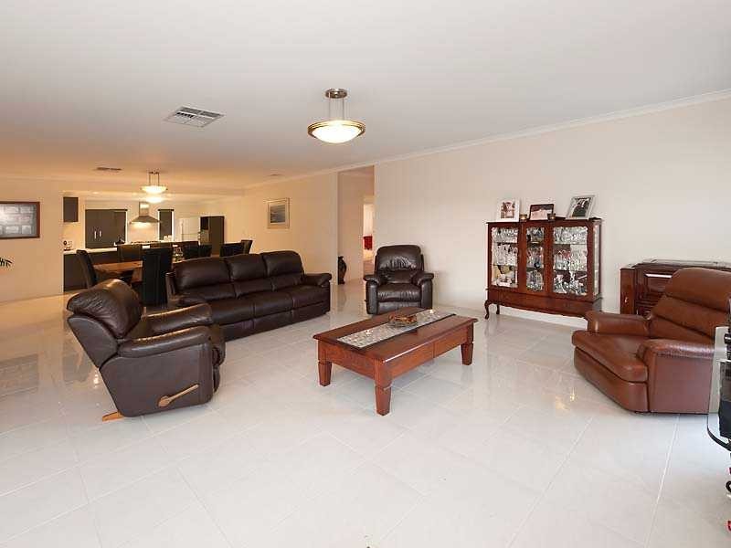 4 Macdougal Way, Harrisdale WA 6112