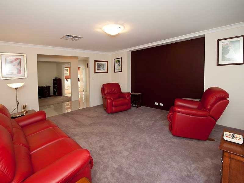 4 Macdougal Way, Harrisdale WA 6112