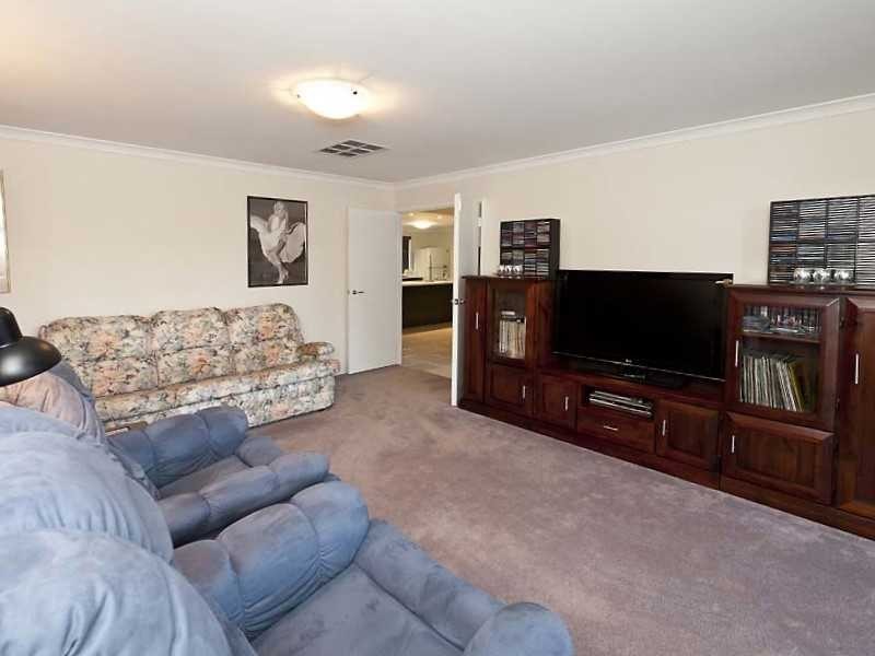4 Macdougal Way, Harrisdale WA 6112