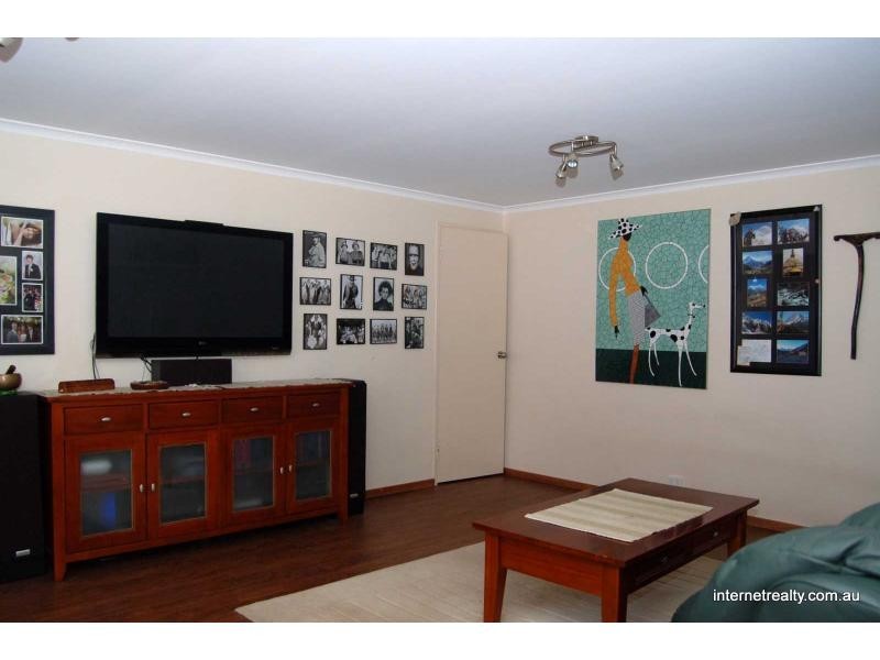 2/20 Roscorla Avenue, Yokine WA 6060