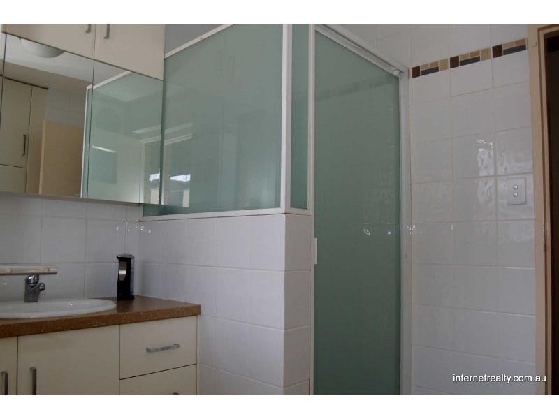 2/20 Roscorla Avenue, Yokine WA 6060