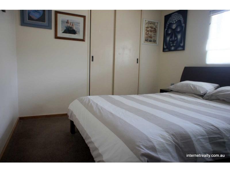 2/20 Roscorla Avenue, Yokine WA 6060