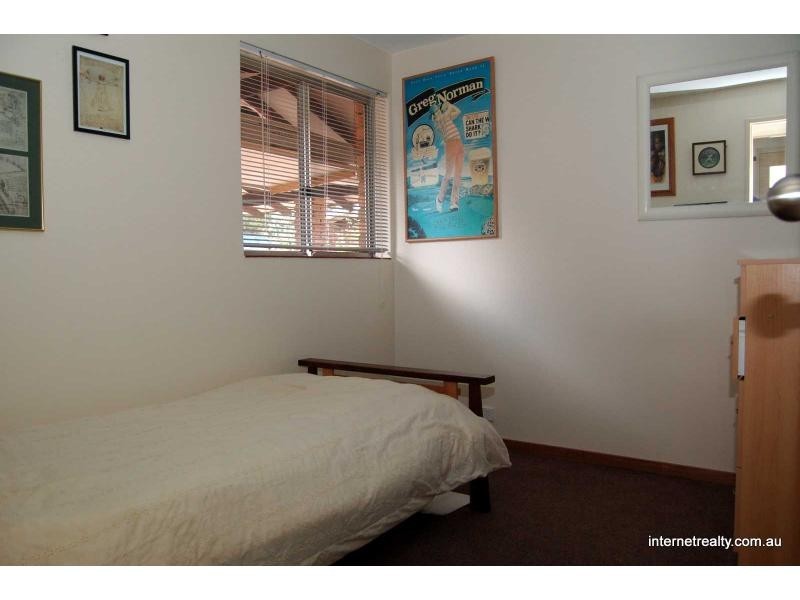 2/20 Roscorla Avenue, Yokine WA 6060