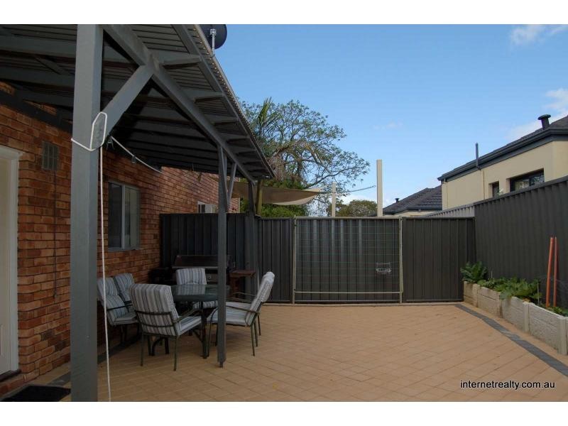 2/20 Roscorla Avenue, Yokine WA 6060