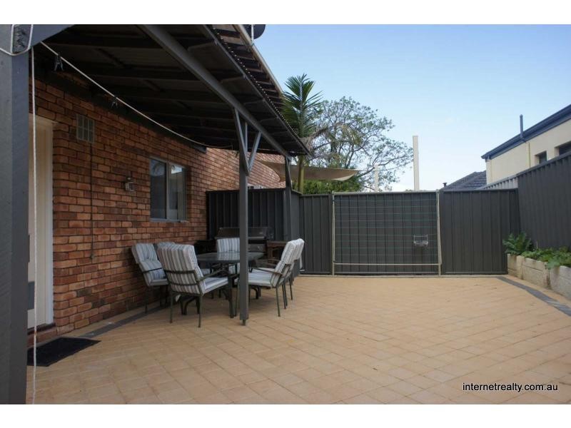 2/20 Roscorla Avenue, Yokine WA 6060