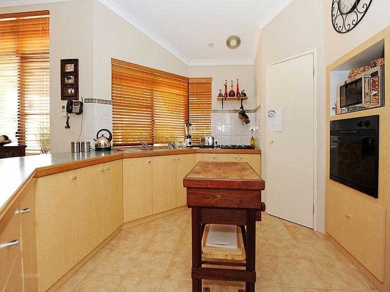 39 East Road, Hocking WA 6065