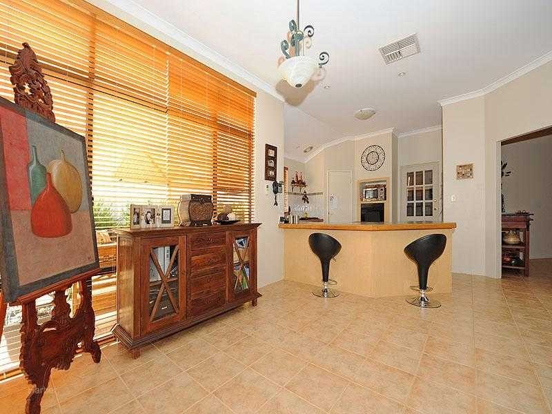 39 East Road, Hocking WA 6065