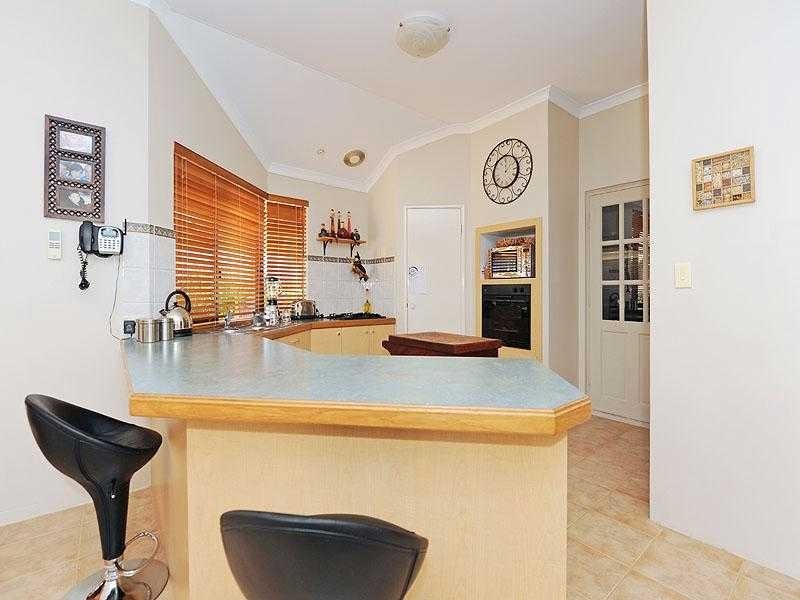 39 East Road, Hocking WA 6065