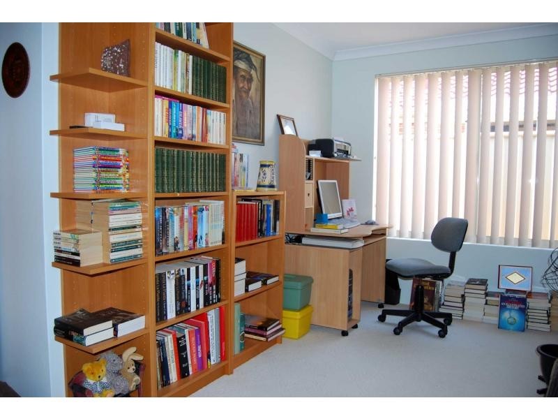 22 Brouwer Trail, Dudley Park WA 6210