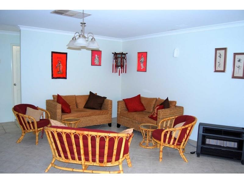 22 Brouwer Trail, Dudley Park WA 6210