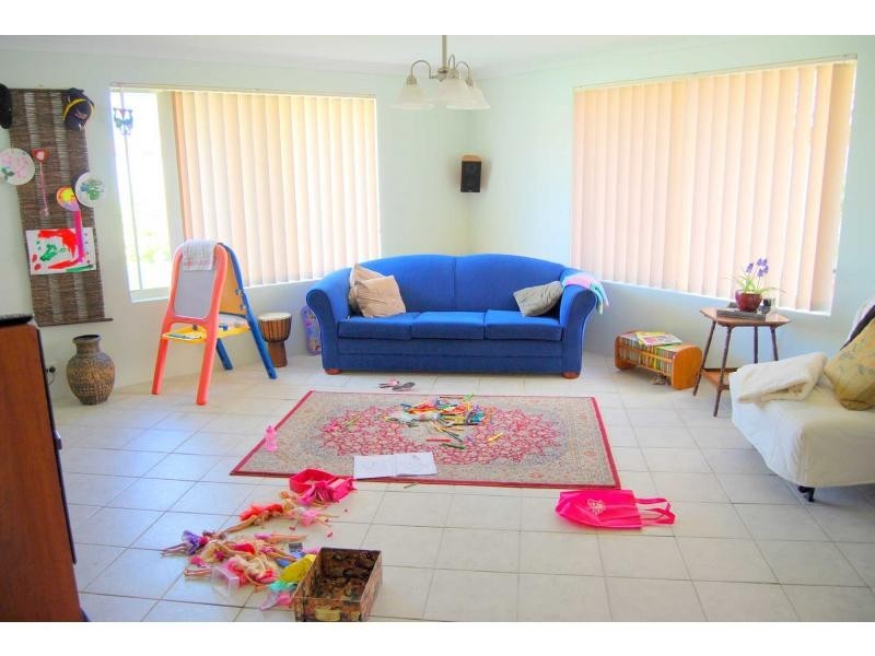 22 Brouwer Trail, Dudley Park WA 6210