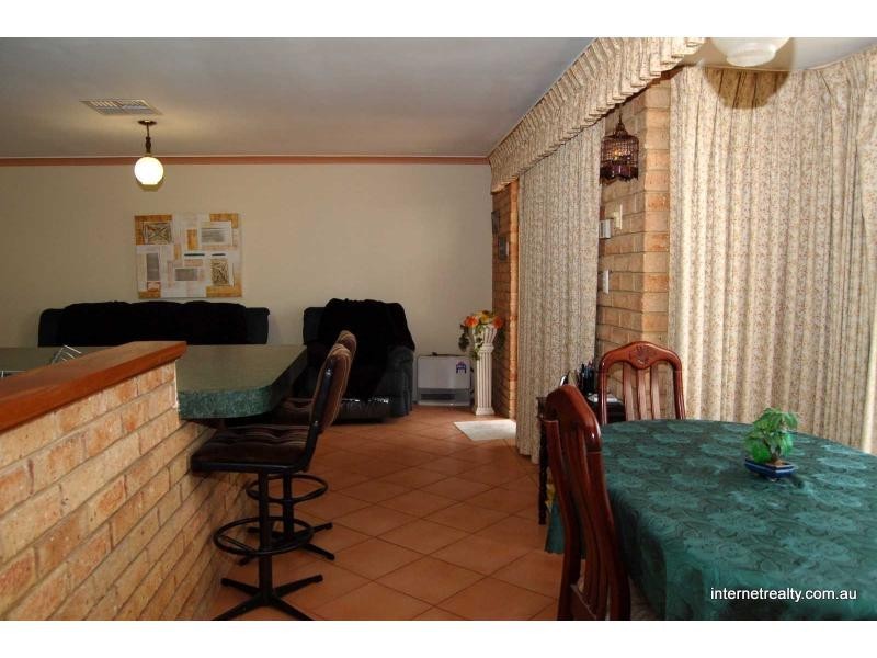 5 LYELL Grove, Woodvale WA 6026