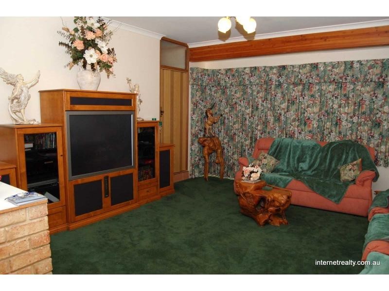 5 LYELL Grove, Woodvale WA 6026