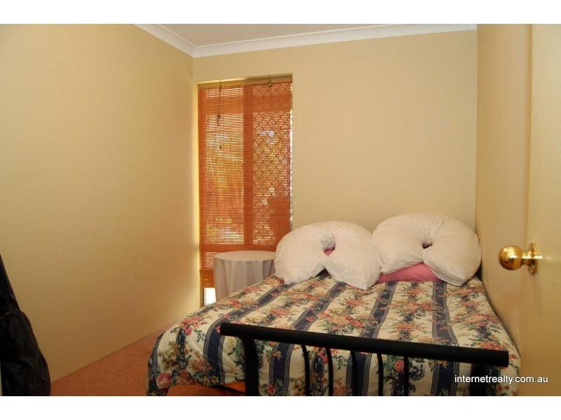 5 LYELL Grove, Woodvale WA 6026