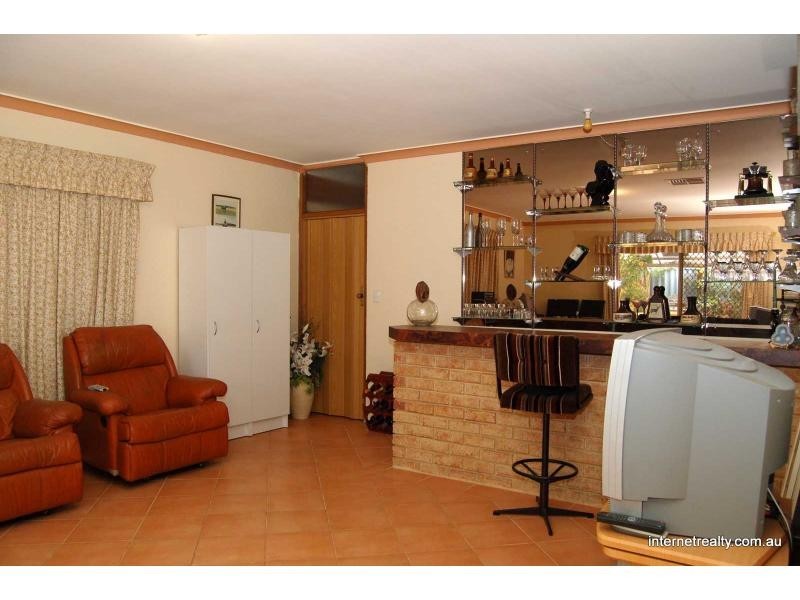 5 LYELL Grove, Woodvale WA 6026